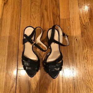 Great condition barely worn black Prada heels